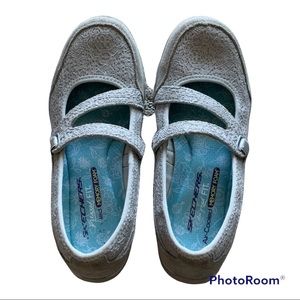 SKECHERS Memory Foam Shoes